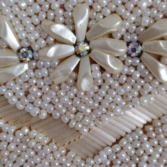 Vintage White Beaded Floral Evening Purse Gold Frame Handheld Clutch - Picture 6 of 11